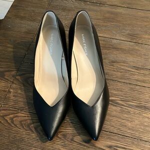 Like new, color black, size:9.5 M